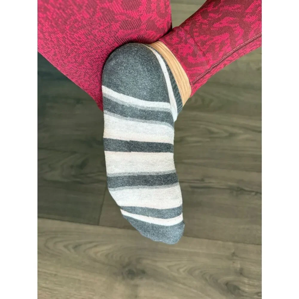 No Brand grey cream
